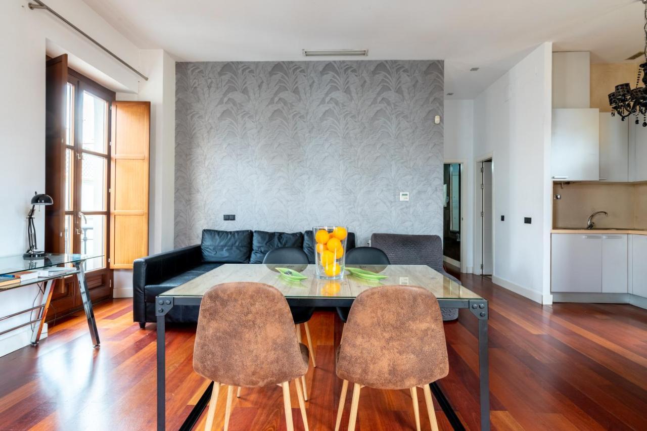 Cathedral Apartment, Upper Floor Apartment Севилья Экстерьер фото