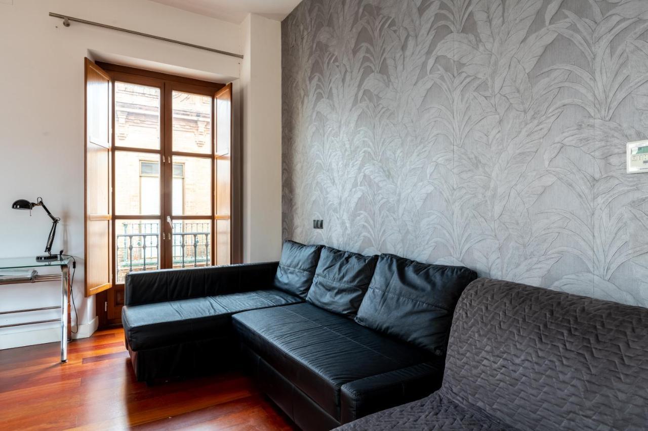 Cathedral Apartment, Upper Floor Apartment Севилья Экстерьер фото