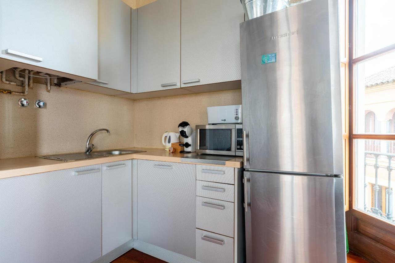 Cathedral Apartment, Upper Floor Apartment Севилья Экстерьер фото