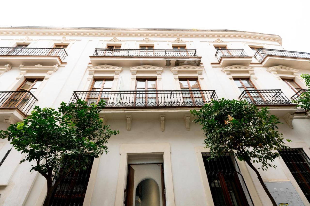 Cathedral Apartment, Upper Floor Apartment Севилья Экстерьер фото