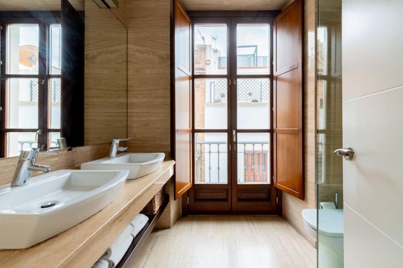 Cathedral Apartment, Upper Floor Apartment Севилья Экстерьер фото