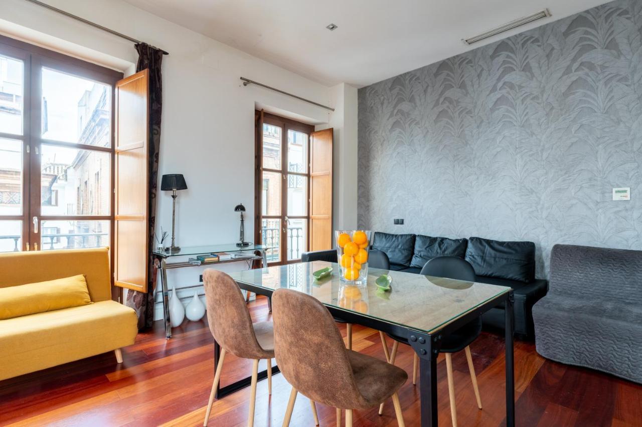 Cathedral Apartment, Upper Floor Apartment Севилья Экстерьер фото