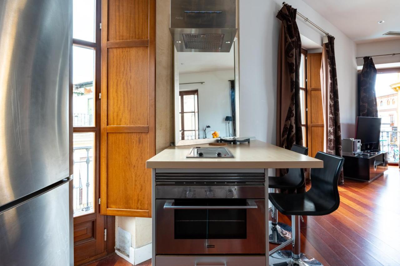 Cathedral Apartment, Upper Floor Apartment Севилья Экстерьер фото